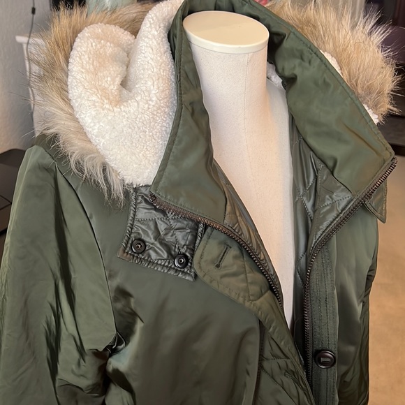 Banana Republic coat - Picture 3 of 10